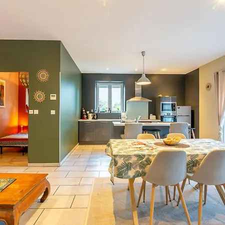 Appartement Domloc entre Cité médiévale&Canal du Midi, Jaccuzzi Spacieux Calme idéal couple,famille,pro,2 roues Carcassonne